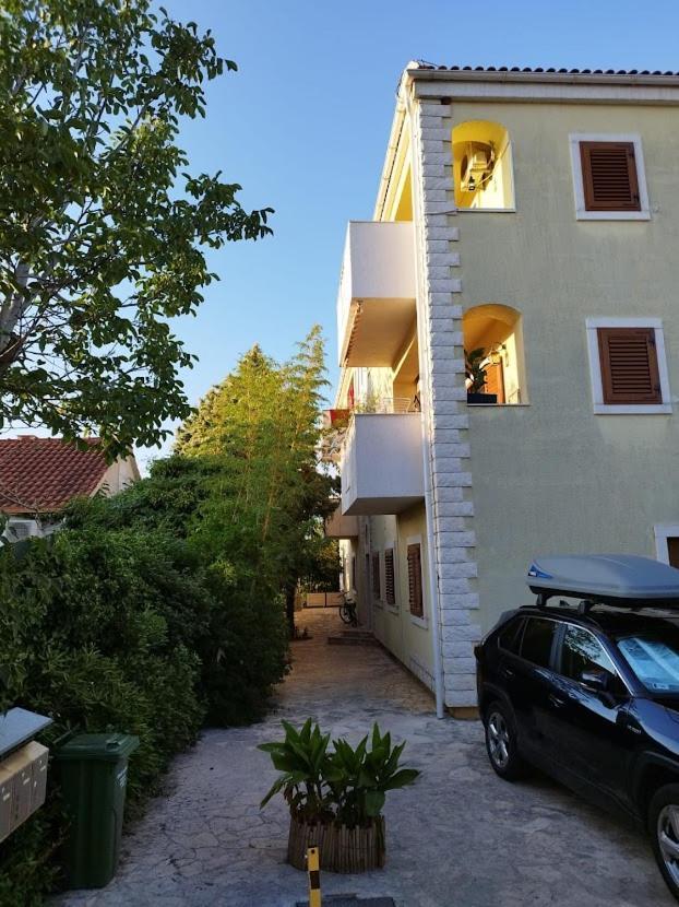 Apartman Mediterraneo Supetar Eksteriør billede