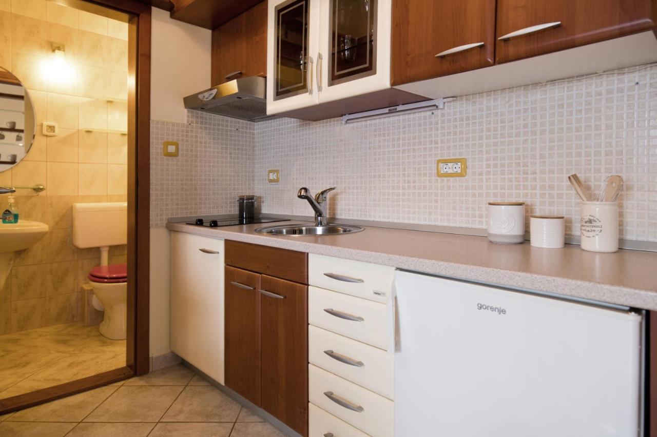 Apartman Mediterraneo Supetar Eksteriør billede
