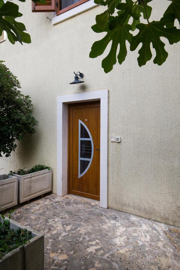 Apartman Mediterraneo Supetar Eksteriør billede