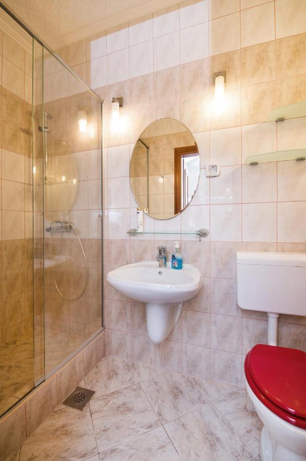Apartman Mediterraneo Supetar Eksteriør billede